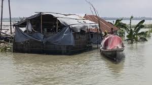 কুড়িগ্রামে অপরিবর্তিত বন্যা পরিস্থিতি , দুর্ভোগে বানভাসি মানুষ