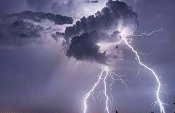 মধ্যরাতে তাঁবুতে বজ্রপাত, প্রাণ গেল ৩ জনের