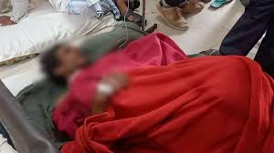 পায়ে সমস্যা থাকা তৃতীয় লিঙ্গ কিরণের হাত-পা ভেঙে দিল বিএসএফ