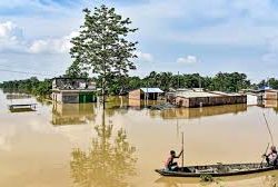 ভারী বৃষ্টিতে আবার সিলেটে বন্যার চোখ রাঙানি