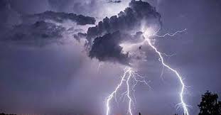 মধ্যরাতে তাঁবুতে বজ্রপাত, প্রাণ গেল ৩ জনের