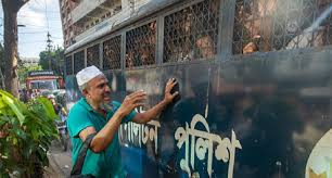 ১১ দিনে গ্রেপ্তার ৯ হাজারের বেশি, একদিনেই আড়াই হাজার