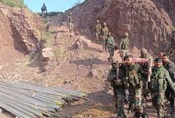 জম্মু-কাশ্মীরে গোলাগুলিতে মেজরসহ চার ভারতীয় সেনা নিহত