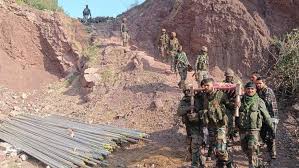 জম্মু-কাশ্মীরে গোলাগুলিতে মেজরসহ চার ভারতীয় সেনা নিহত