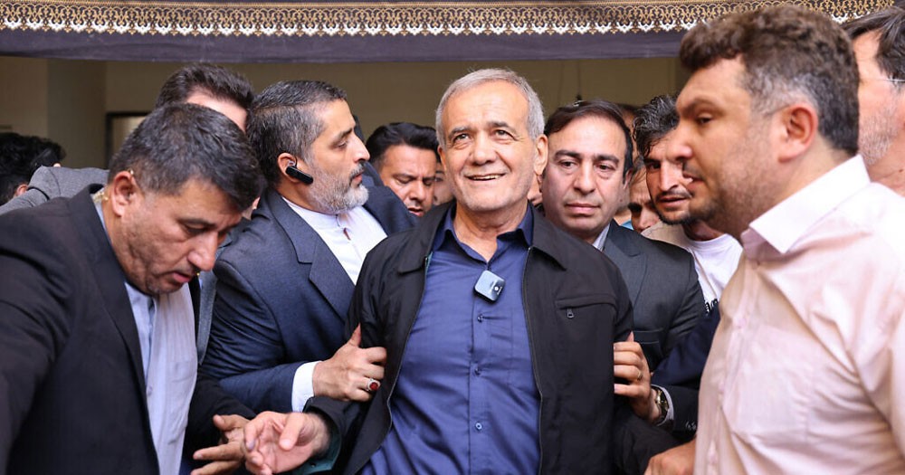 ইরানের প্রেসিডেন্ট নির্বাচিত হলেন সংস্কারপন্থী মাসুদ পেজেশকিয়ান