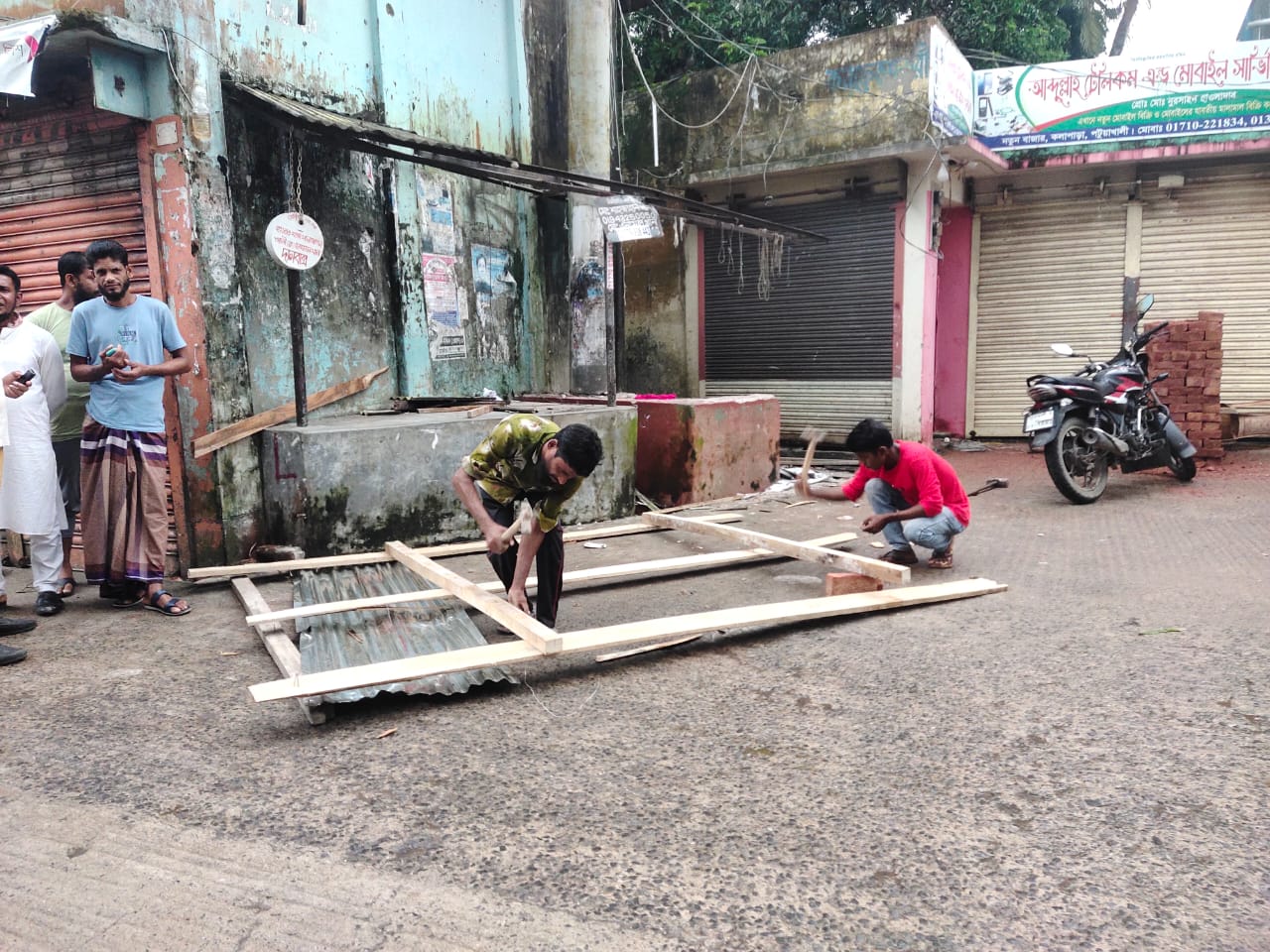 কলাপাড়ায় সরকারি খাস জায়গা দখলের চেষ্টা, সেনাবাহিনী এসে তা উদ্ধার করলেন।।