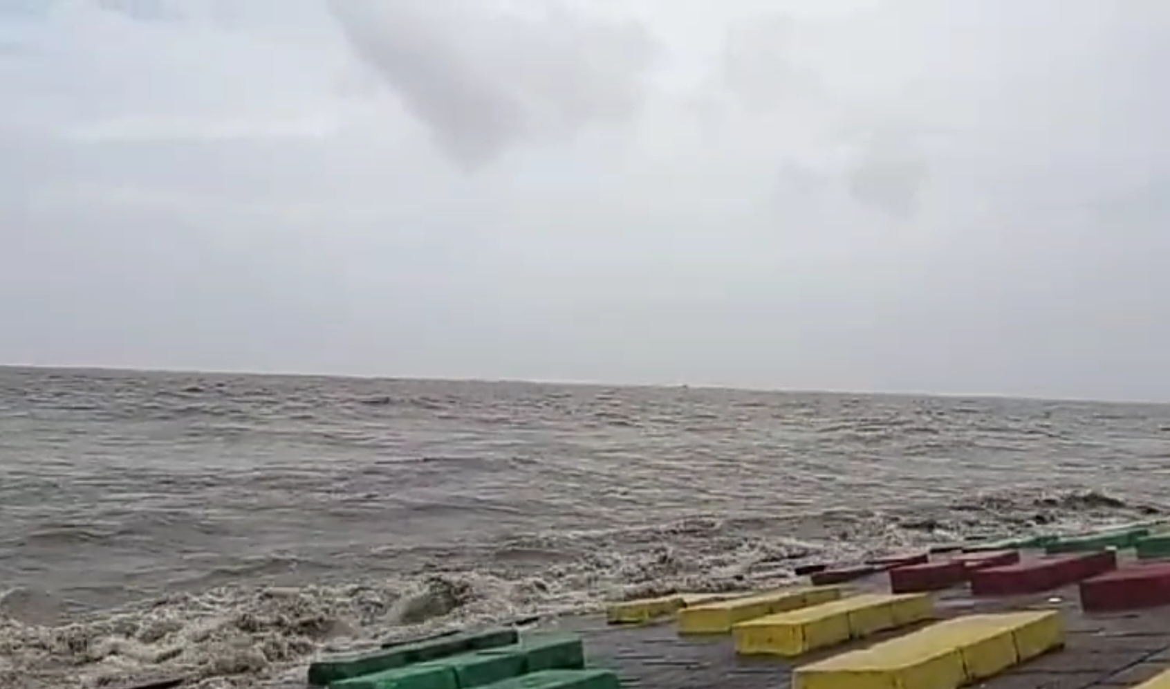 বঙ্গোপসাগরে সুস্পষ্ট লঘুচাপ, পায়রা বন্দরে ০৩ নম্বর সতর্কতা সংকেত।