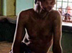 কাশিয়ানীতে ছেলে ধরা সন্দেহে ধরে পুলিশের সোপর্দ করে স্থানীয়রা। 