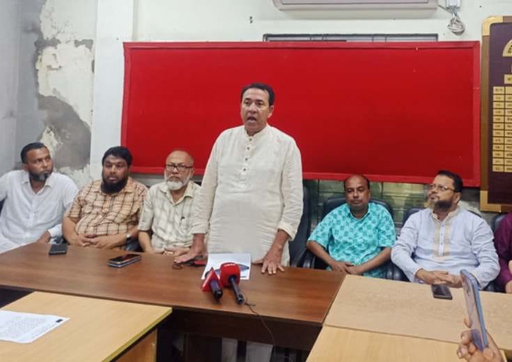 লক্ষ্মীপুরে মাসিক উন্নয়ন সভায় অবৈধ জনপ্রতিনিধিদের ঢুকতে দেওয়া হবে না