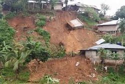 কক্সবাজারের পেকুয়ায় পাহাড় ধস, নিহত একই পরিবারের ৩ জন