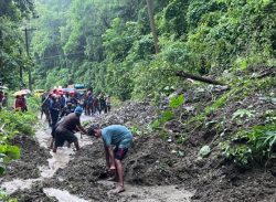 ভারী বর্ষণে খাগড়াছড়িতে পাহাড় ধস, যান চলাচল বন্ধ