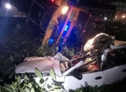 সিরাজগঞ্জে ট্রাক-প্রাইভেটকার সংঘর্ষে একই পরিবারের ৪ জনের মৃত্যু