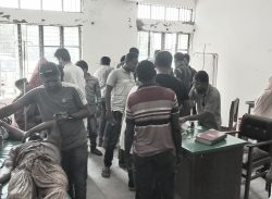 কুয়াকাটায় অটোভ্যান-মোটরসাইকেল মুখোমুখি সংঘর্ষ-আহত-৪।।