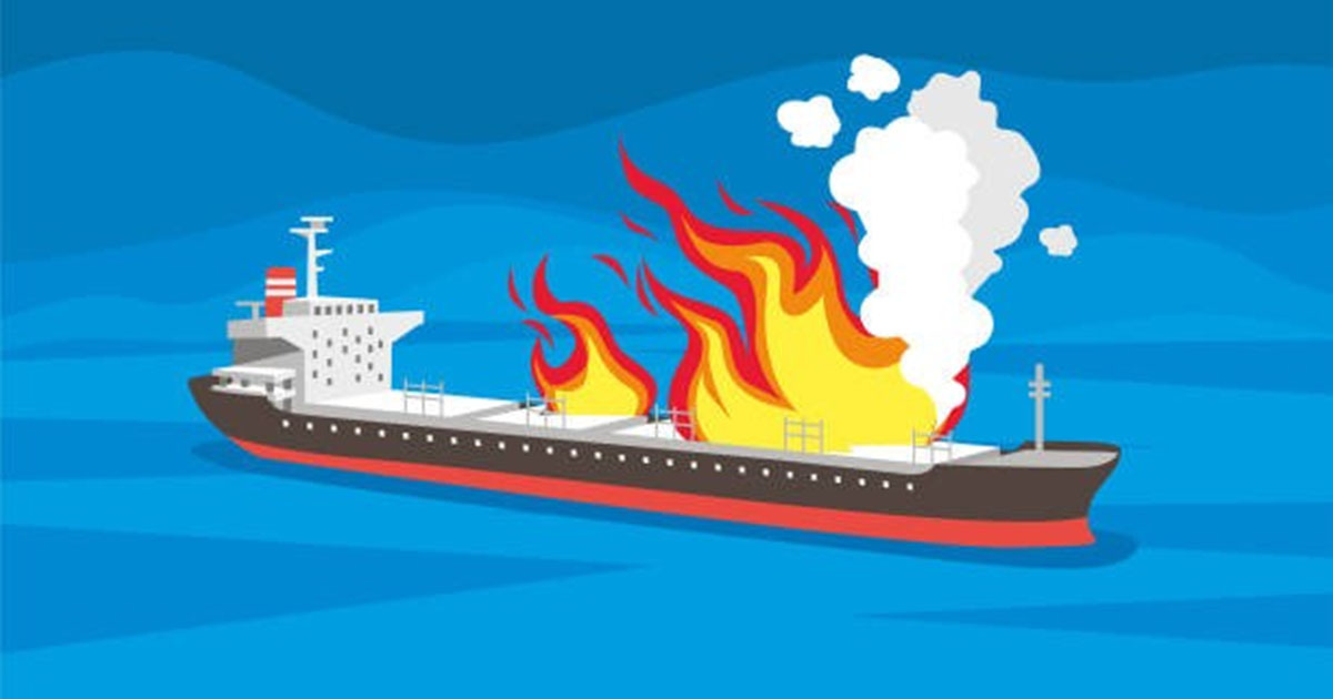 বঙ্গোপসাগরে নোঙর করে রাখা এলপিজি বহনকারী জাহাজে আগুন