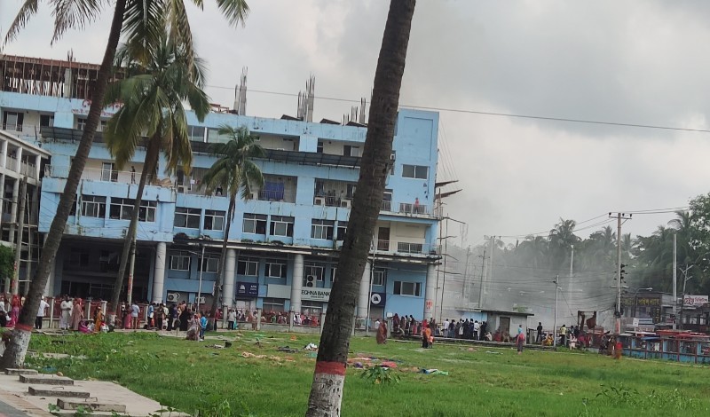 বরিশাল শের-ই-বাংলা হাসপাতালে আগুন, দেড় ঘণ্টা পর নিয়ন্ত্রণে
