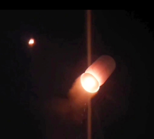 কুয়াকাটায় ফানুস উড়ানোর মধ্য দিয়ে শেষ হলো রাখাইনদের প্রবারনা উৎসব।।