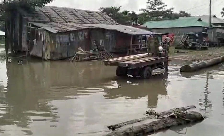 পূর্নিমার জো’তে বঙ্গোপসাগর উত্তাল, নদ-নদীর পানি বৃদ্ধি,ভোগান্তিতে নিম্নাঞ্চলসহ সৈকতের ক্ষুদ্র ব্যবসায়ীরা।।
