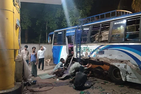 লক্ষ্মীপুরে বাসে গ্যাস নেওয়ার সময় সিলিন্ডার বিস্ফোরণে নিহত ৩