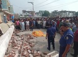 কুয়াকাটায় নির্মানাধীন দোকানের ওয়ালের ভিম ভেঙ্গে দুই নির্মান শ্রমিকের মৃত্যু!