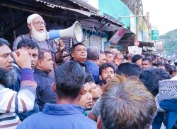 মোল্লাহাটে বিএনপি’র সমাবেশ চলাকালিন বিবাদমান দুটি গ্রুপের  সংঘর্ষ এড়াতে প্রশাসনের ১৪৪ ধারা জারি।