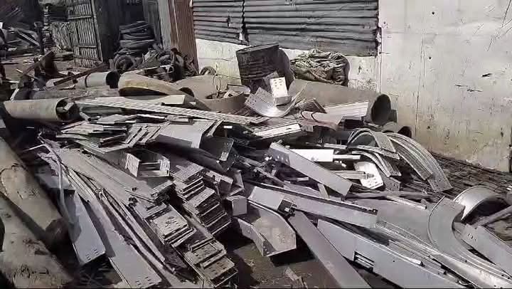 বিদ্যুৎ প্লান্টের পাঁচ লাখ টাকার লোহা তামা স্টিল সামগ্রী চুরির দায়ে বিএনপি নেতাসহ ৫০ জনের নামে মামলা 