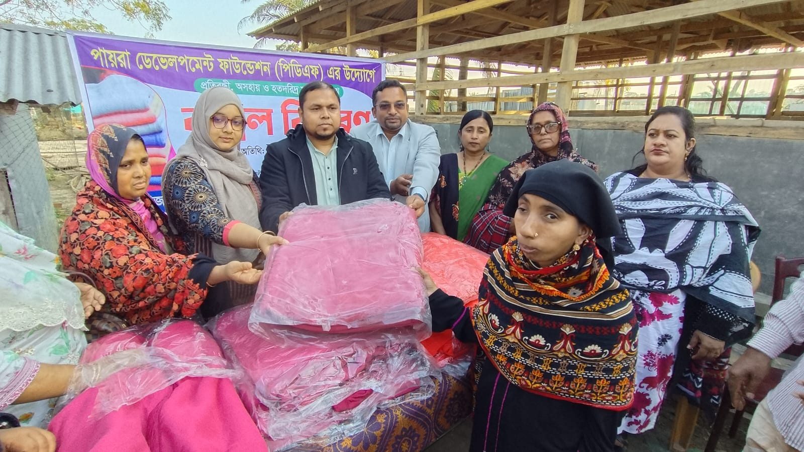 ডেভেলপমেন্ট ফাউন্ডেশন এর উদ্যোগে শতাধিক অসহায় হতদরিদ্র প্রতিবন্ধীদের মাঝে  কম্বল বিতরণ।।