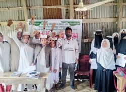 জলবায়ু পরিবর্তন সম্পর্কে গণসচেতনতা ও নবায়নযোগ্য শক্তির বার্তা নিয়ে বাংলাদেশ ঘুরছেন এক যুবক!