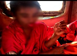 মোল্লাহাটে মা’য়ের আক্রমণে মেয়ে গুরুতর আহত।