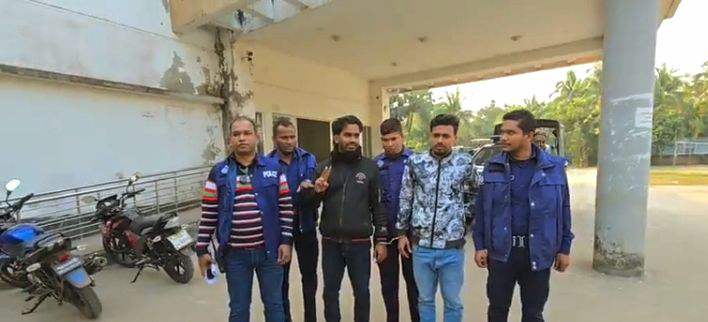 পটুয়াখালীর বাউফলে অটোচালককে কুপিয়ে হত্যা,অভিযানে গ্রেফতার ২।