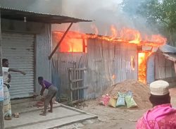 কলাপাড়ায় কয়েল কারখানায় অগ্নিকাণ্ড।। কাঁচামাল পুড়ে ছাই।।