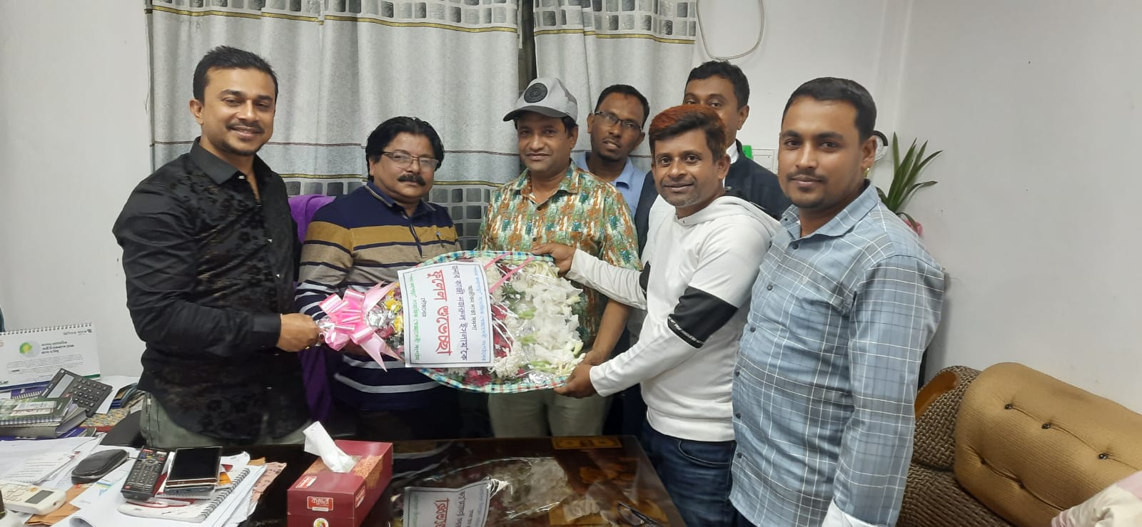 ফুলেল শুভেচ্ছায় সিক্ত “স্পন্দন কলাপাড়া’র দাতা সদস্য কাজী নজরুল ইসলাম।। 