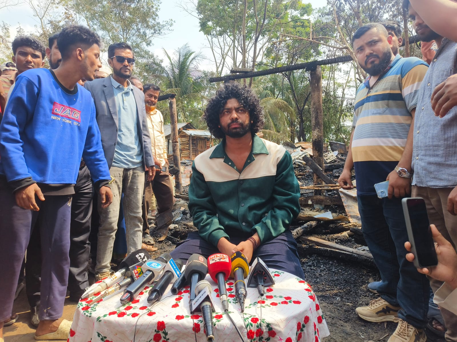 কাফির ঘরে আগুন। ৭ দিন পর বিপ্লবী সরকারের ডাক দেয়া থেকে সরে দাঁড়ালেন।।