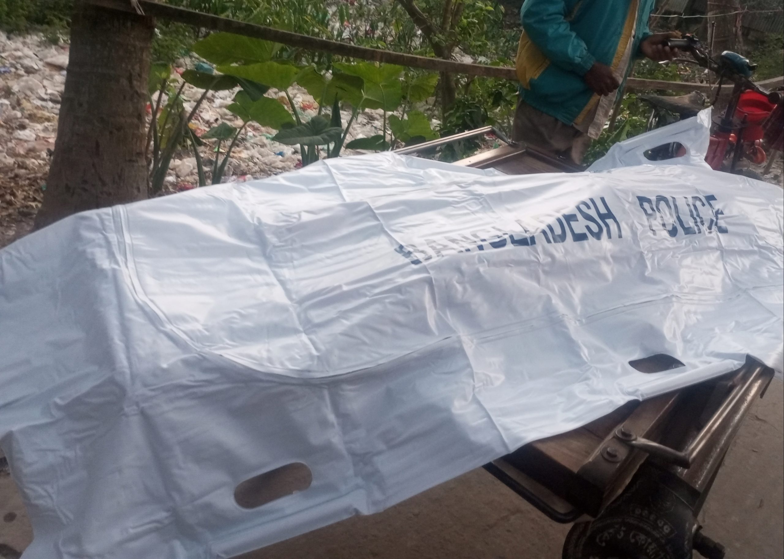 গোপালগঞ্জের কাশিয়ানীতে গলায় ফাঁস দিয়ে এনজিও কর্মীর আত্মহত্যা