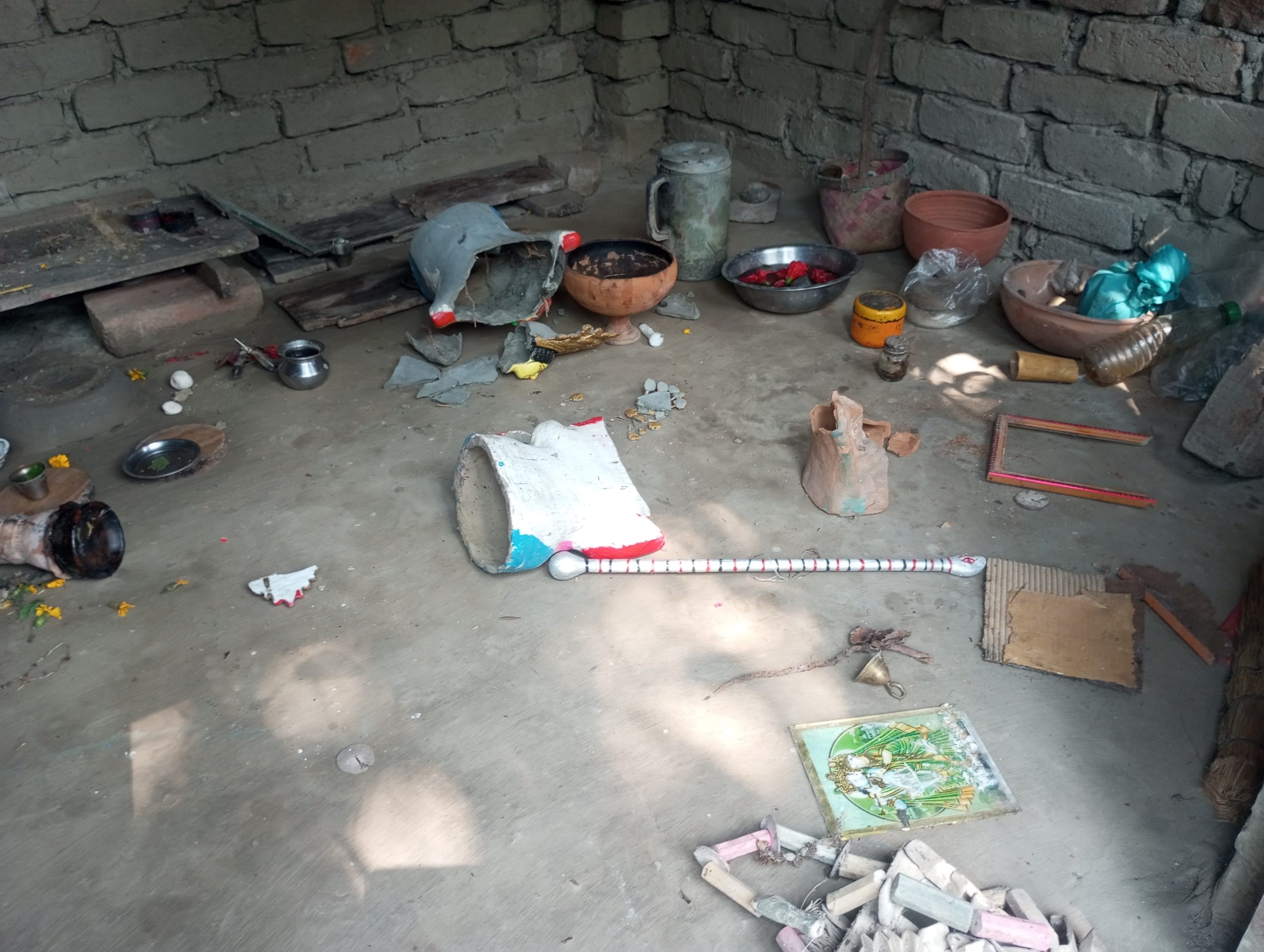 গোপালগঞ্জের কাশিয়ানীতে রাতের আধারে প্রতিমা ভাঙচুর