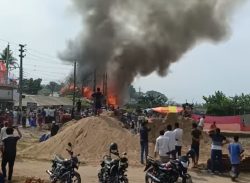 পটুয়াখালীতে হোটেলের চুলা থেকে আগুন,১৫ দোকানঘর পুরেছাই ফায়ার সার্ভিসের ১কর্মী আহত।