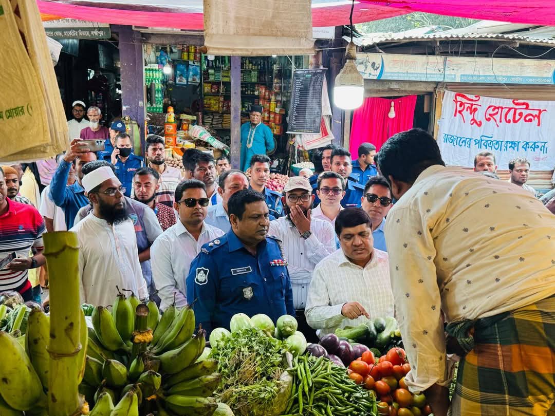 লক্ষ্মীপুরে বাজার মনিটরিং, প্রসাশনের টাস্কফোর্স টিম