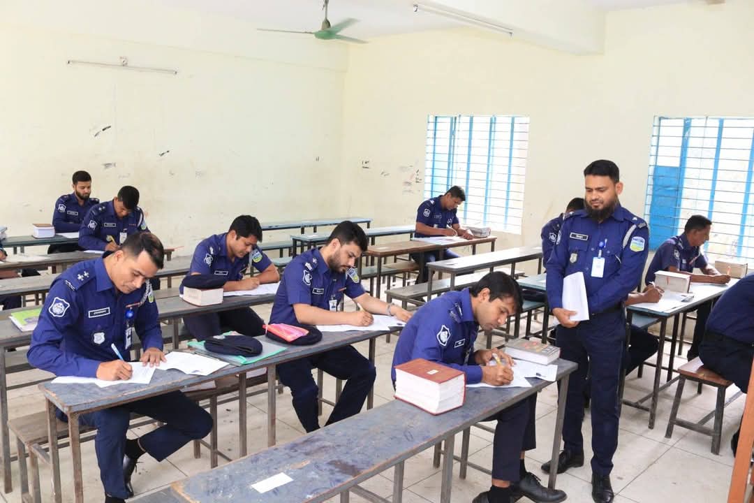 বাংলাদেশ পুলিশের এসআই (নিঃ) হতে পুলিশ পরিদর্শক (নিঃ) পদে বিভাগীয় পদোন্নতি পরীক্ষা-২য় ষাণ্মাসিক ২০২৩ অনুষ্ঠিত”
