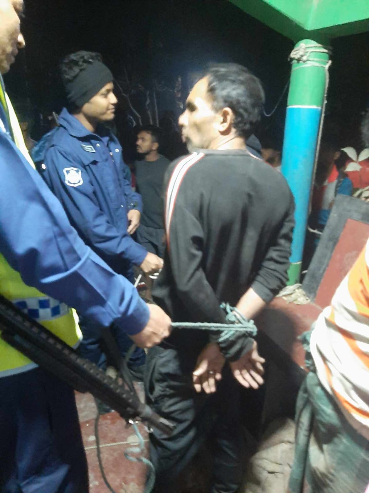 কলাপাড়ায় ডাকাতির প্রস্তুতিকালে দুই যুবক আটক/