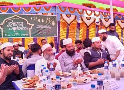 মোল্লাহাটে উপজেলা প্রশাসনের উদ্যোগে ইফতার মাহফিল। 