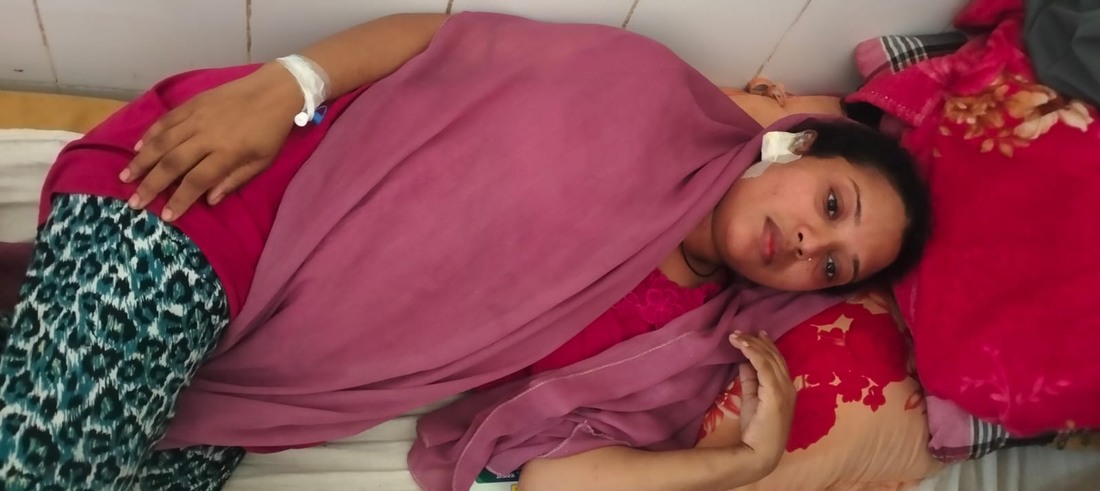 কলাপাড়ায় অন্তঃসত্ত্বা স্ত্রীকে মারধর, হাসপাতালে কাতরাচ্ছেন নুরুন্নাহার কেয়া