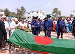 কলাপাড়ায় রাষ্টীয় মর্যাদায় বীর মুক্তিযোদ্ধা শাহজাহান মিয়ার দাফন সম্পন্ন।।