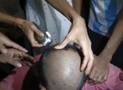 কলাপাড়ায় ইভটিজারের মাথা ন্যাড়া করে দিলেন বিক্ষুব্ধ জনতা/