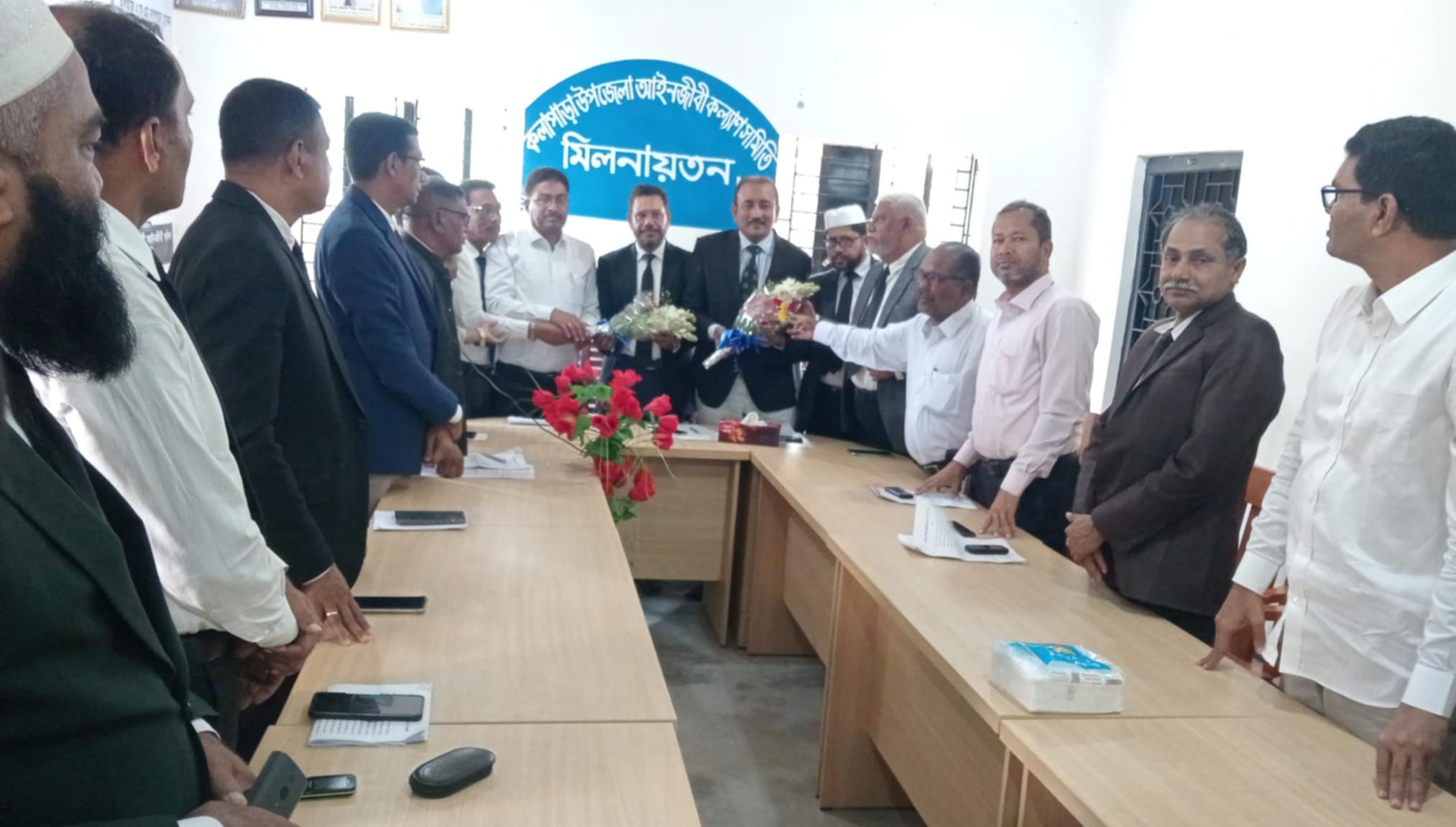 অবশেষে আইনজীবীদের আদালত বর্জন কর্মসূচি প্রত্যাহার।।