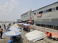 কুয়াকাটা সৈকত দখল করে ঝুকিপূর্ণ মার্কেট নির্মানের অভিযোগ