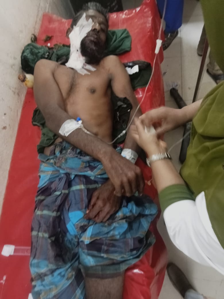 কলাপাড়ায় চাচার পায়ের রগ কর্তন করলেন ভাতিজা।। 