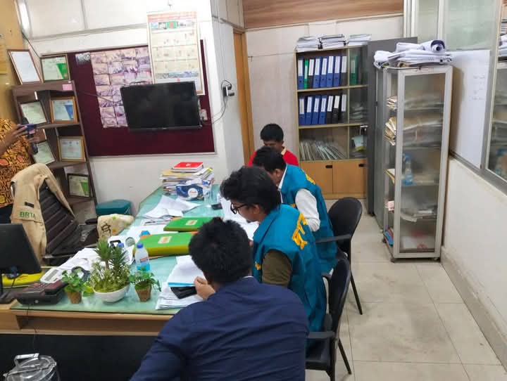 লক্ষ্মীপুর বিআরটিএ কার্যালয়ে দুদকের অভিযান, মিলেছে অভিযোগের সত্যতা