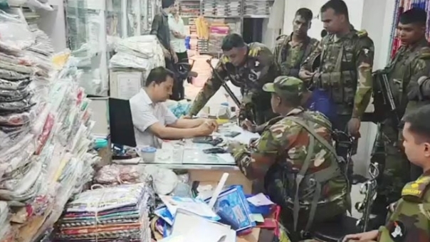 লক্ষ্মীপুরের চন্দ্রগঞ্জে ৪৮ লাখ টাকার বৈদেশিক মুদ্রা জব্দ