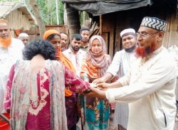 কাশিয়ানীতে শিকলবন্ধী নারীকে নগদ  অর্থ ও ঘর করে করে দেওয়ার  আশ্বাস উপজেলা নির্বাহী কর্মকর্তার