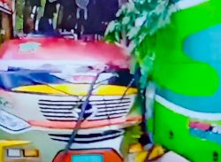 গোপালগঞ্জে ৬ যানবাহনের সংঘর্ষে  পুলিশ সদস্য সহ নিহত ২ আহত ১৬