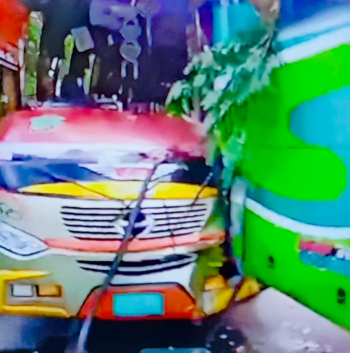 গোপালগঞ্জে ৬ যানবাহনের সংঘর্ষে  পুলিশ সদস্য সহ নিহত ২ আহত ১৬